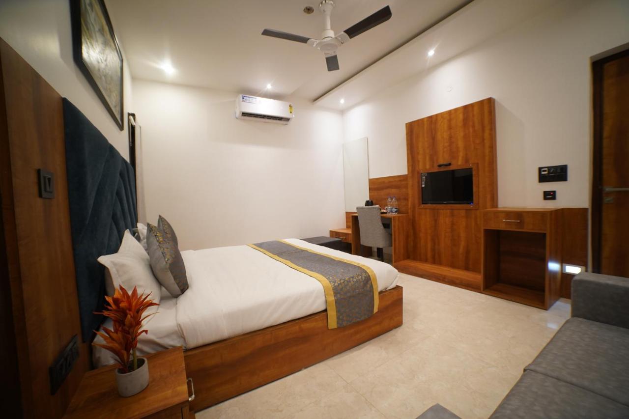 Hotel Elite - 5 Mins From Golden Temple Amritsar Exterior photo